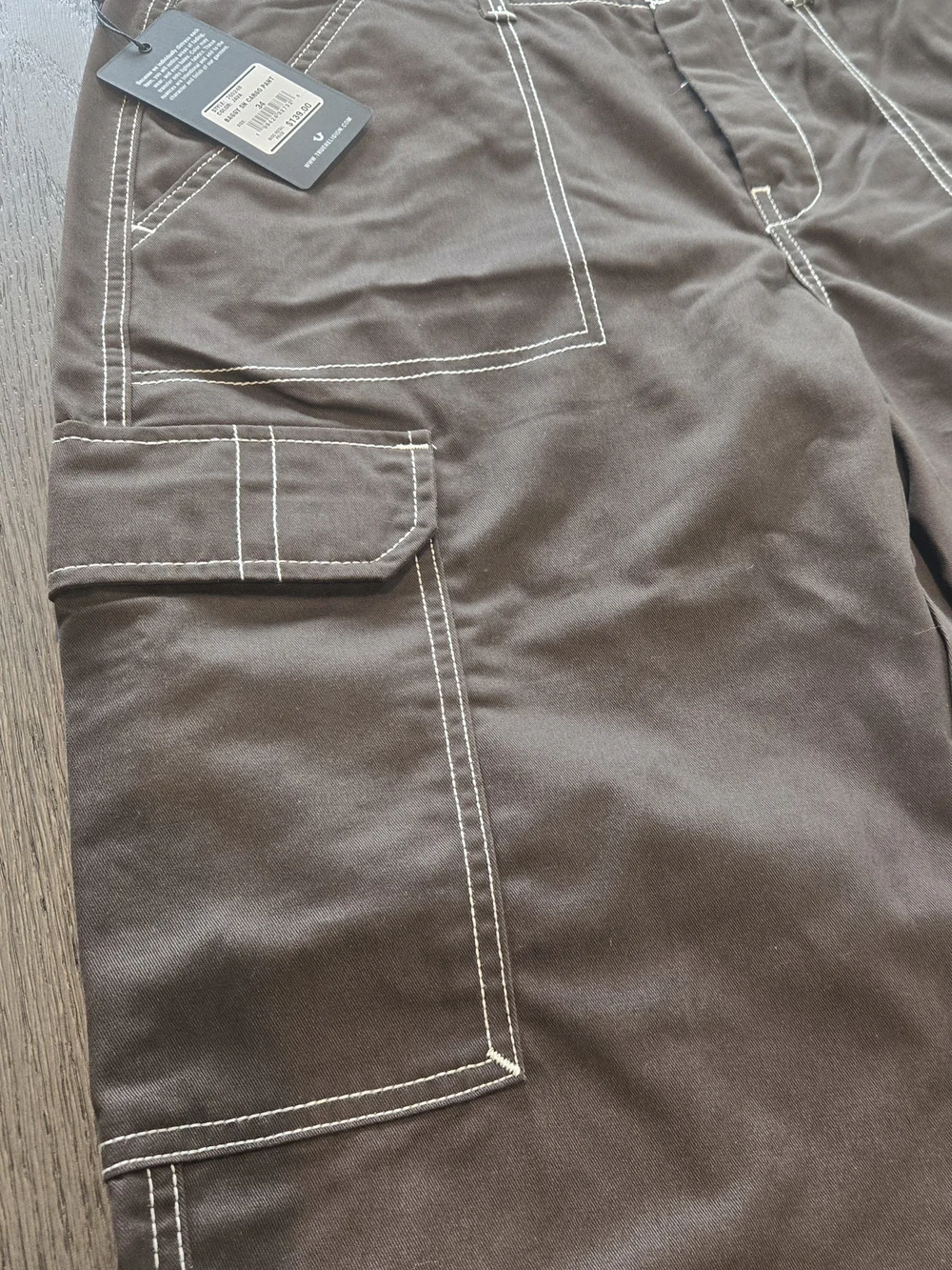 True Religion Mens Baggy SN Cargo Pants 34 Java Brown White Contrast Stitch NWT